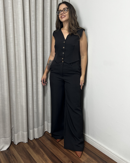Look com conjunto de alfaiataria feminino elegante modelo Isabel com caimento impecável preto