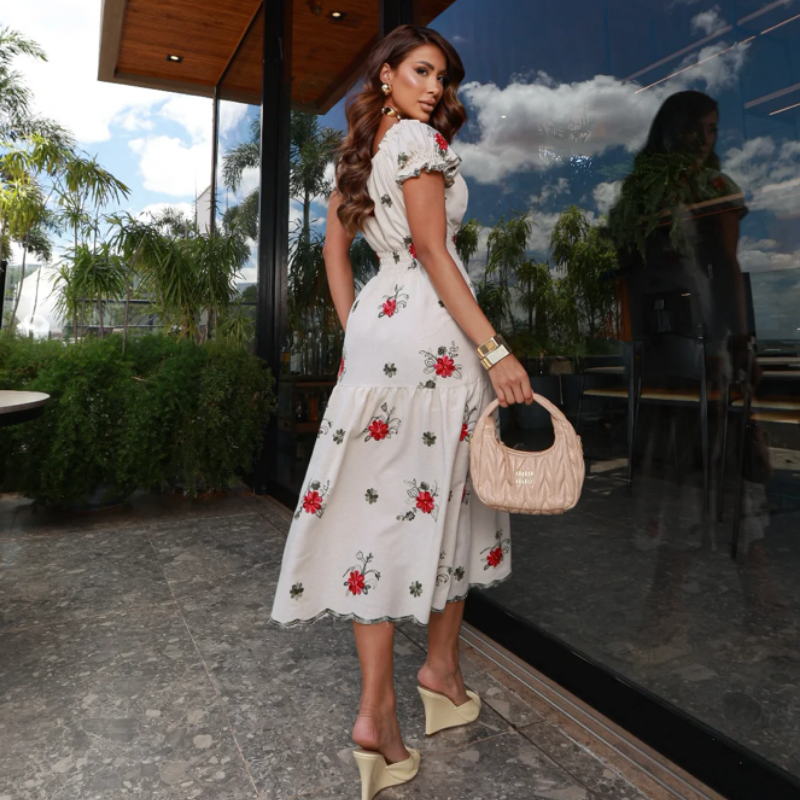 Vestido midi em linho bordado floral Valentina vista de costas Primadonna